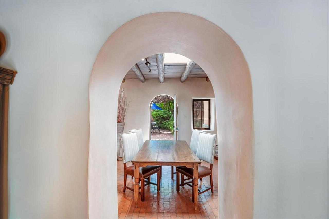 Garcia Street Adobe Villa ซานตาเฟ ภายนอก รูปภาพ